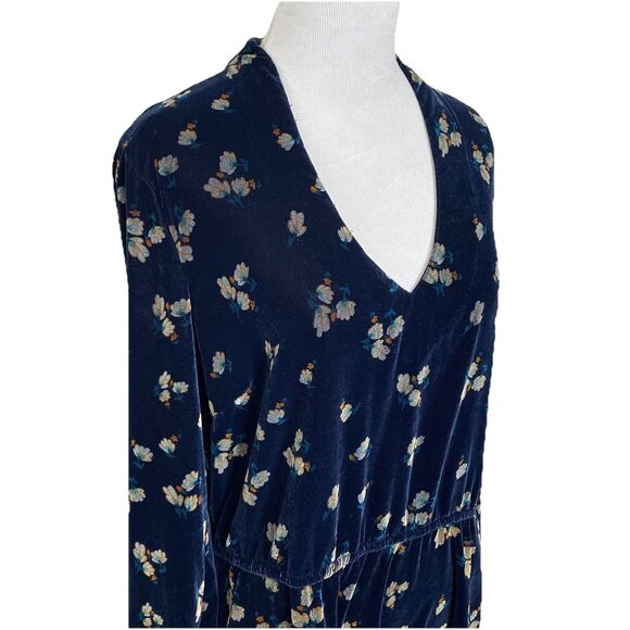 CAbi Style 3875 Decked Out Navy Velvet Floral V Neck LS Elastic Waist Dress Sz M - Picture 2 of 9